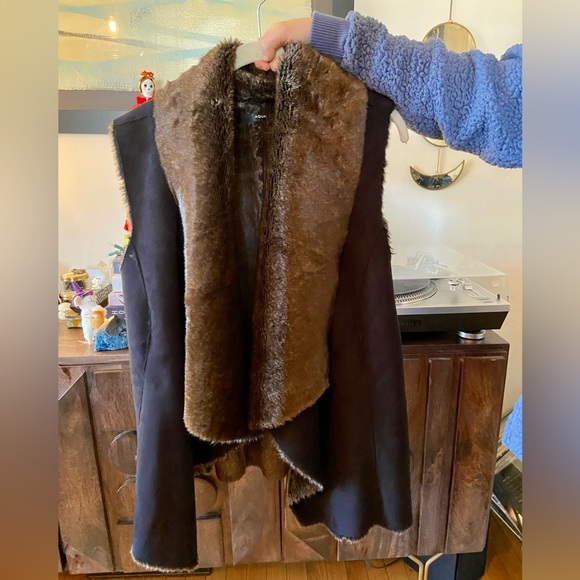 AQUA - Faux Sherling Vest - TWO TONED Black/Caramel - Mint Condition - Picture 7 of 7